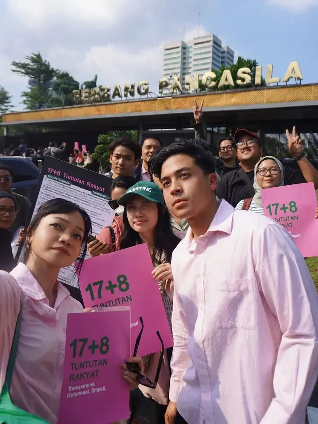 Surat Terbuka Jerome Polin Usai Serahkan Tuntutan 17+8 ke DPR, 27 Tahun Hidup Akhirnya Tur...