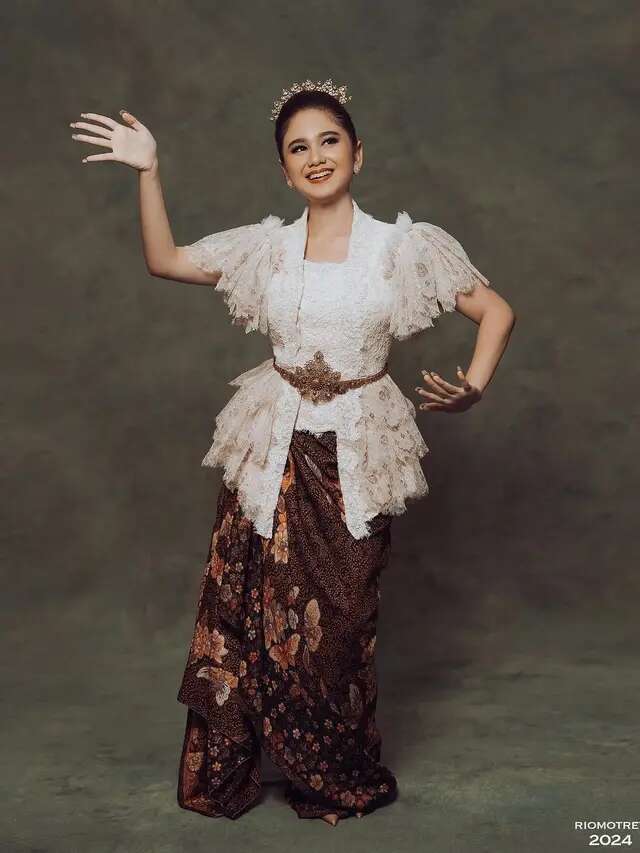 Ide Kebaya Modifikasi dengan Lengan Modern dan Unik, dari Tissa Biani hingga Andien Aisyah