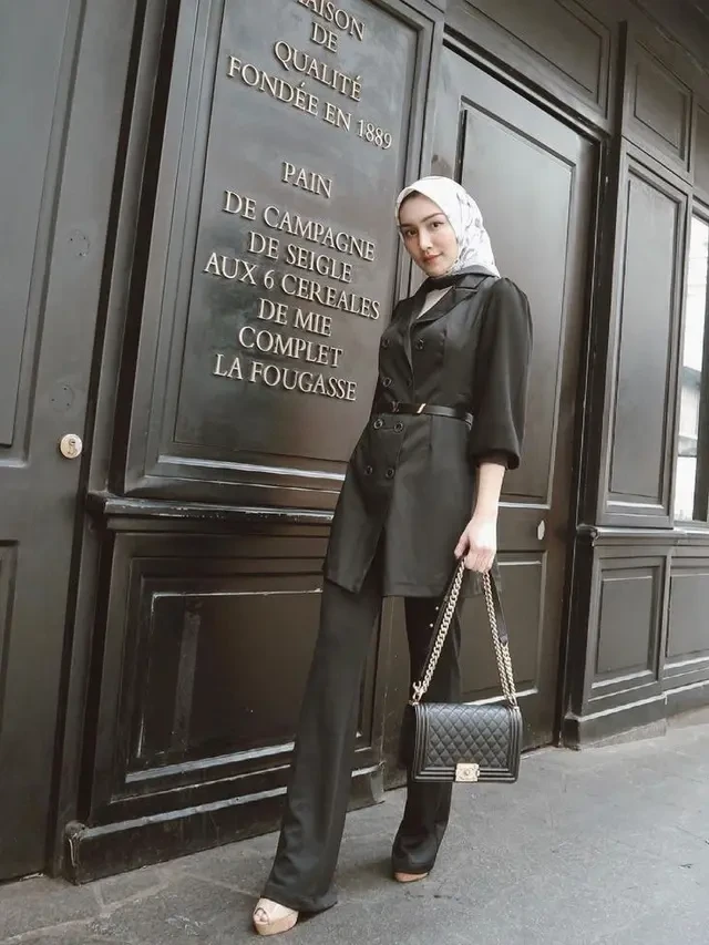 Trik Warna Hijab Agar Cocok dengan Long Dress Formal, Tips Tampil Anggun di Setiap Acara