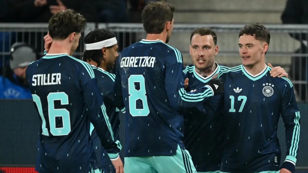 Gokil! Pemain Timnas Jerman Patungan Bayari Tiket Fans