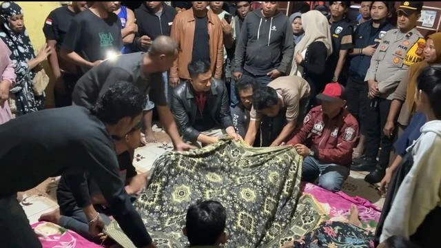 Terganggu Musik dan Nyanyian Terlalu Keras, Pria Mabuk Tikam Tetangga Pakai Sangkur Hingga...