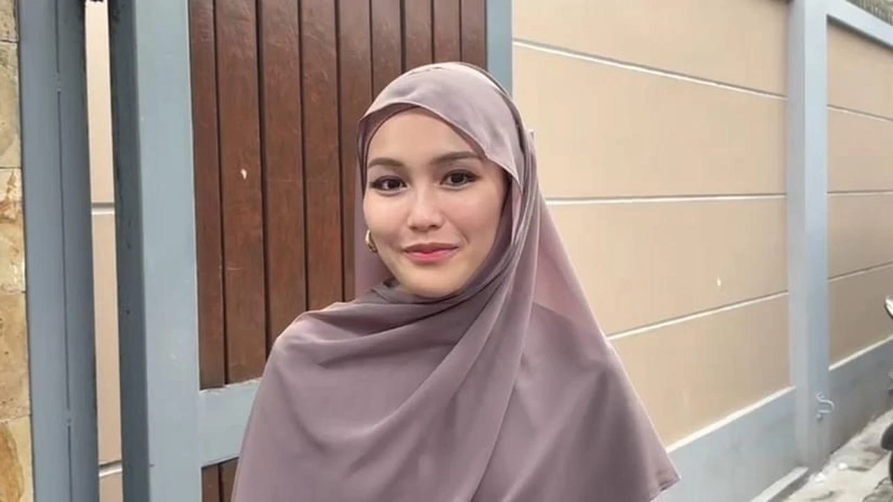 Tinggal di Gang Sempit, Ini 8 Potret Kebun dan Kandang Hewan di Rumah Ayu Ting Ting