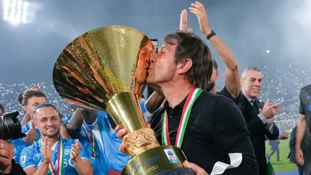 Juventus Gigit Jari, Antonio Conte Pilih Tetap Bertahan di Napoli Musim Depan