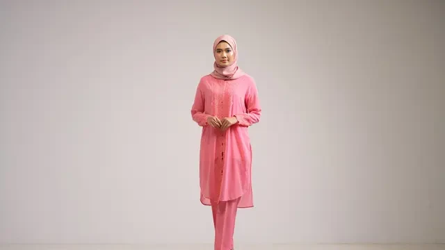 10 Tips Memilih Kebaya Pink dan Kombinasinya, Bisa Bikin Penampilanmu Makin Elegan
