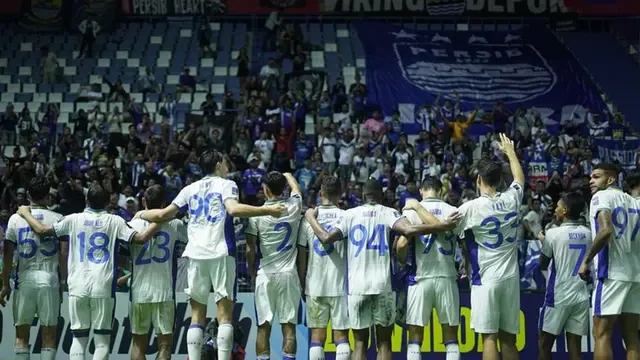 Dibuat Bangga oleh Tim, Dibuat Terharu oleh Bobotoh: Malam Sempurna Persib di Thailand
