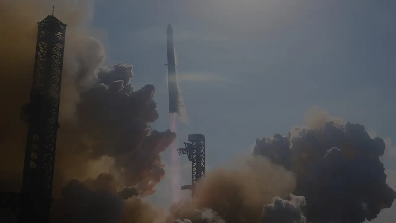 IPO SpaceX Alami Kelebihan Permintaan