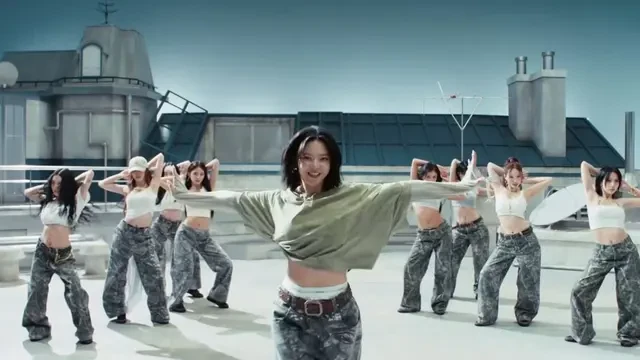 Pinggang Ramping Jeongyeon TWICE di Klip Terbaru Dituding Hasil Editan