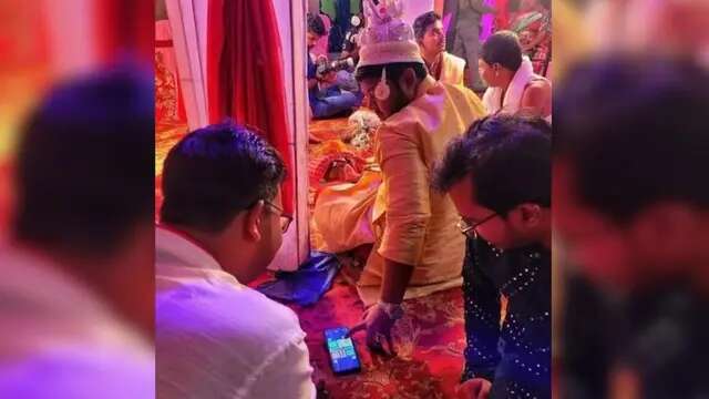 Viral Pengantin Pria Main Ludo Saat Upacara Pernikahan, Asyik dengan Dua Temannya