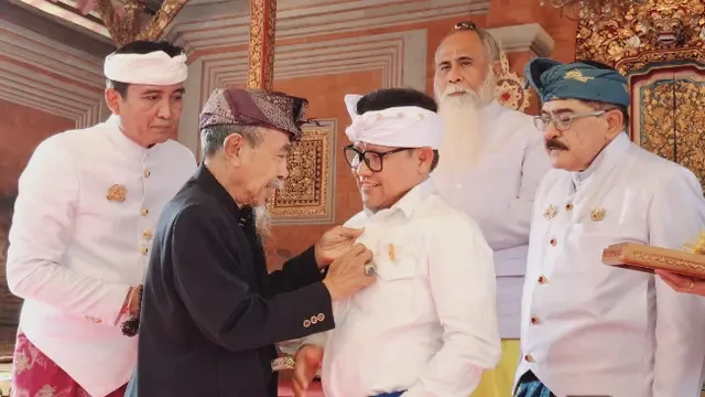 Puri Ageng Blahbatuh Beri Gelar Warga Kehormatan kepada Cak Imin