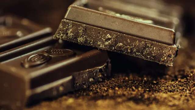 Rahasia Langsing: Dark Chocolate untuk Diet Sehat?