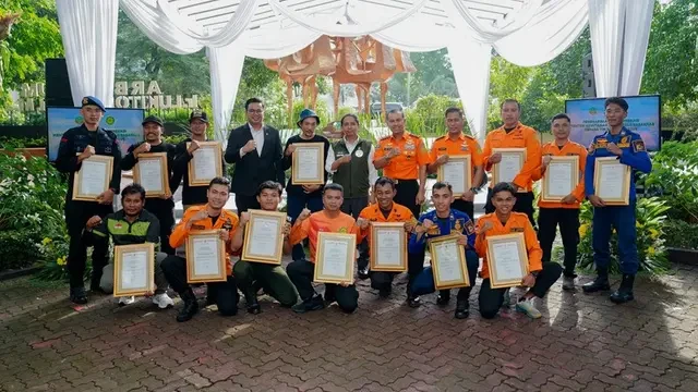 Menteri =ehutanan Apresiasi dan Mengundang Tim Evakuasi Pendaki Brasil di Gunung Rinjani k...