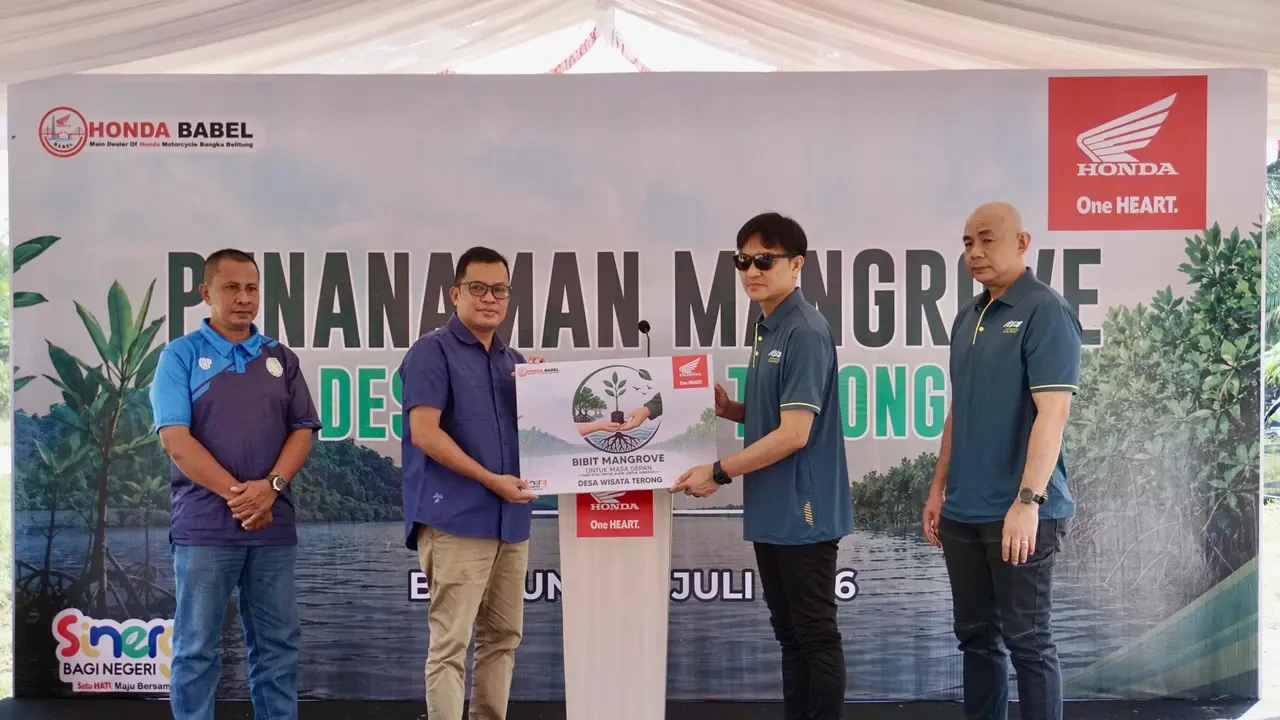 Lestarikan Pesisir Belitung, Honda Babel Tanam 500 Pohon Mangrove