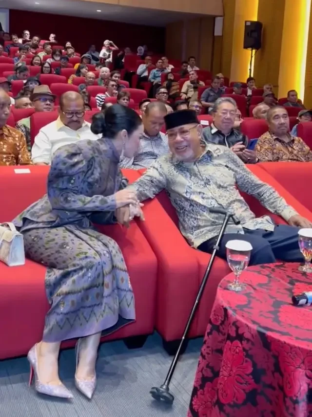 Enteng Tanamal Luncurkan Buku Biografi, Krisdayanti Kenang Momen Dibantu Urus Paspor ke Si...