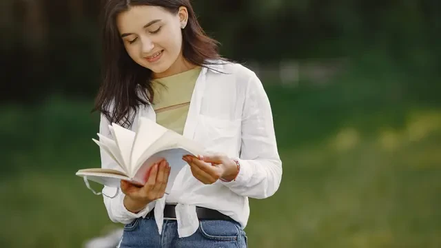 5 Trik Agar Baca Buku Tak Bikin Cepat Bosan, Salah Satunya Pilih Topik yang Menarik!