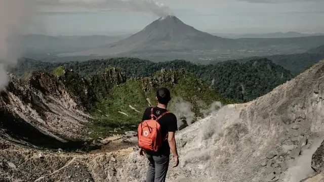 Legenda Urban: Wanita Berbaju Putih, Legenda Penunggu Gunung Sibayak