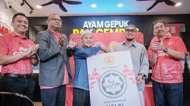 Ayam Gepuk Pak Gembus Perkuat Posisi di Malaysia dengan Sertifikasi Halal JAKIM