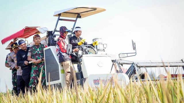 Bupati Purwakarta Dorong Petani Manfaatkan Teknologi Untuk Raih Hasil Panen Maksimal