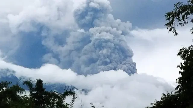 Sempat Mereda, Intensitas Erupsi Gunung Marapi Sumbar Kembali Meningkat