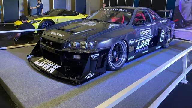 Sangarnya Nissan Skyline R34 Super Silhouette Racikan Liberty Walk