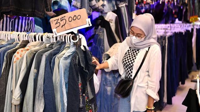 Top 3: Curhat Pedagang Baju Bekas Impor Pasar Senen