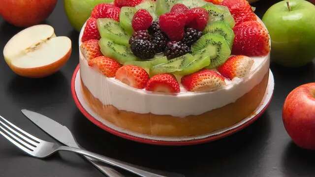 Resep Fruit Cake, Kue Mewah nan Sehat Penuh Buah untuk Momen Spesial