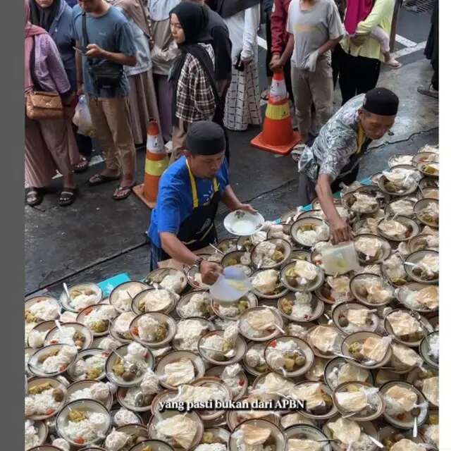 Tradisi Berbagi 3.500 Porsi Makanan Buka Puasa Gratis di Masjid Jogokariyan Jogja yang Set...