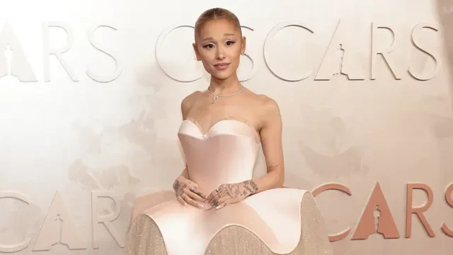 Lirik Lagu Supernatural Ariana Grande yang Kembali Viral, Termasuk berkat Kim Seon Ho Smil...