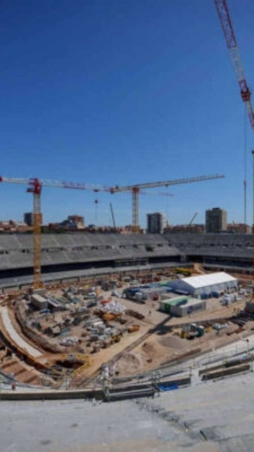 Barcelona: batalha campal durante as obras no Camp Nou