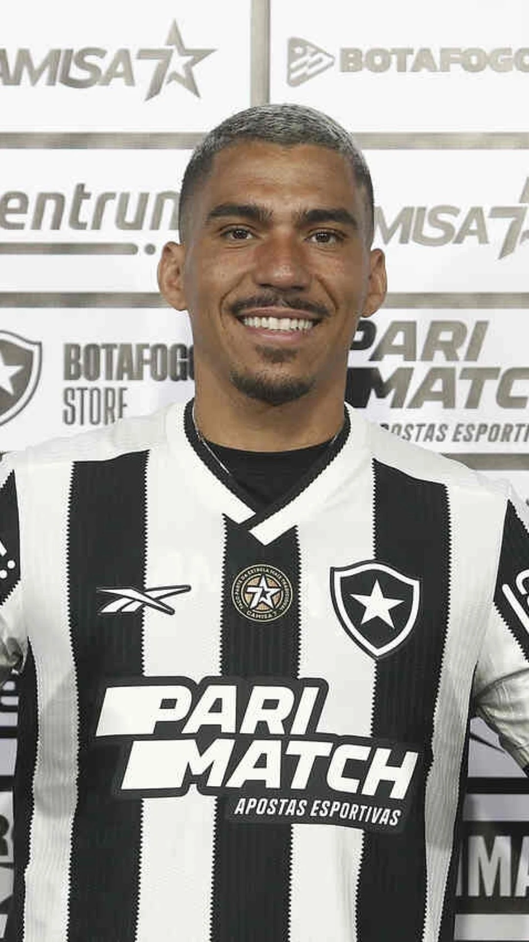 Allan tem nome publicado no BID e já pode estrear pelo Botafogo