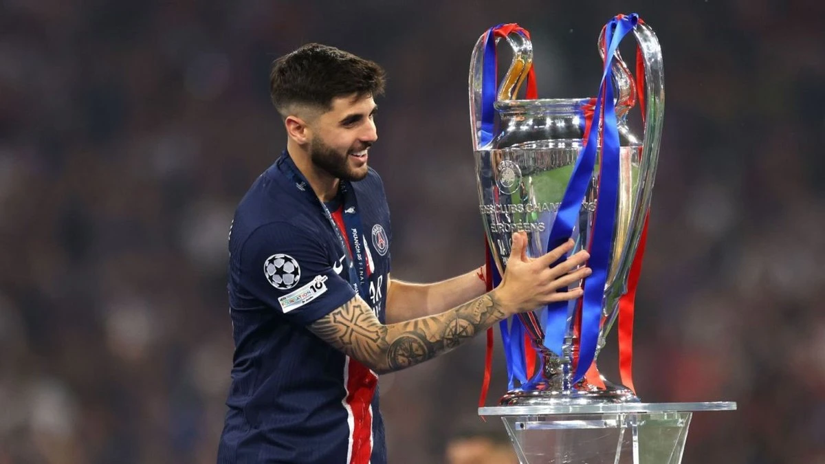 Ex-São Paulo, Beraldo se sagra bicampeão da Champions com o PSG