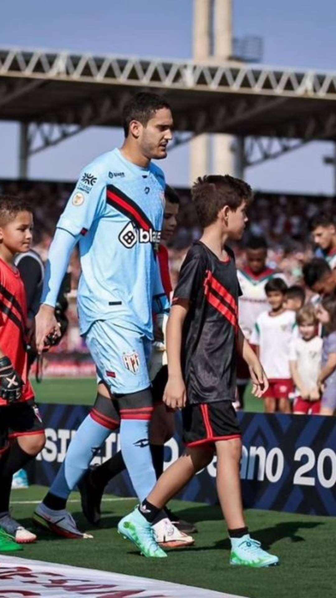 Com polêmica, Atlético-GO conquista os três pontos em jogo contra o Fluminense