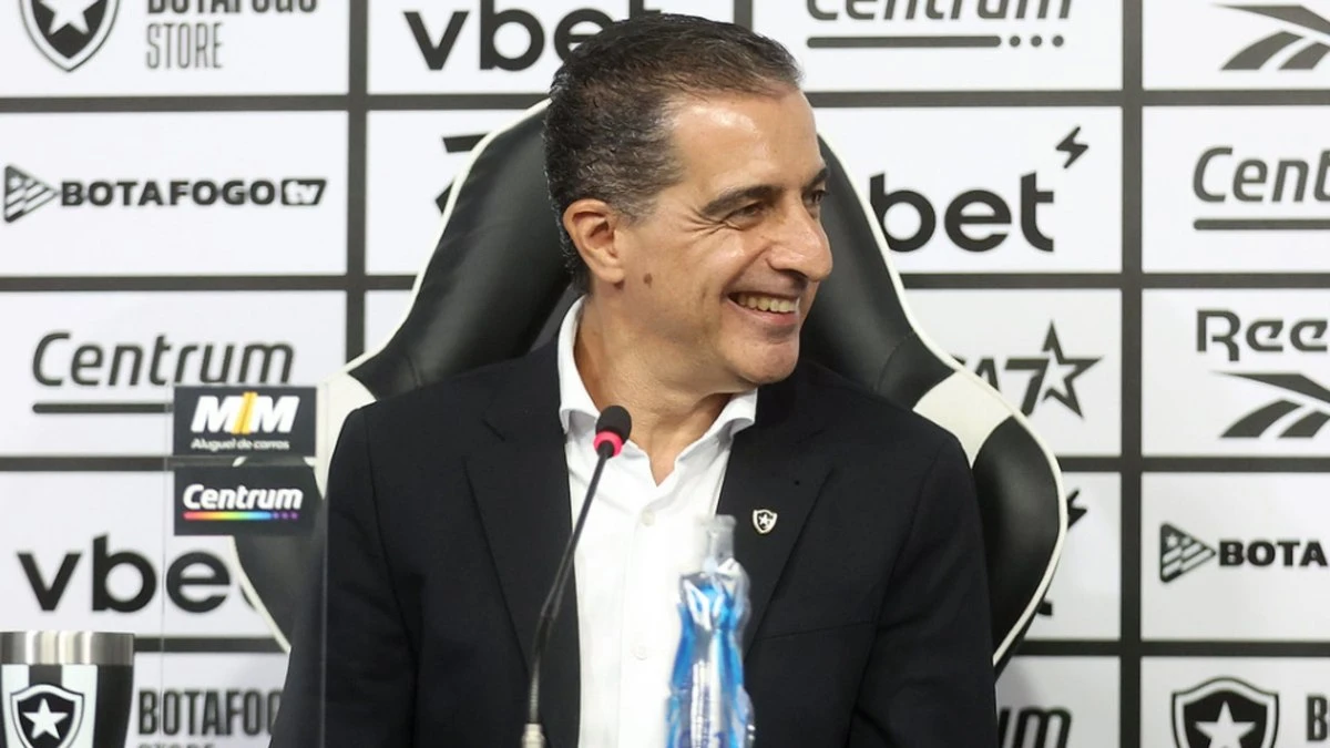 Ex-técnico do Botafogo, Paiva ironiza tática adotada pelo Chelsea