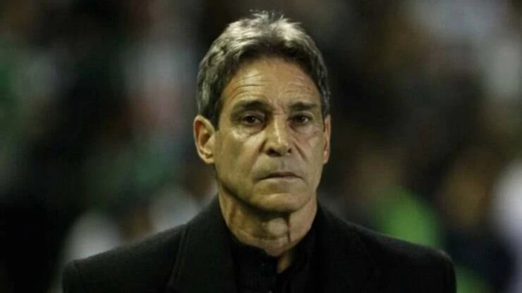 Torcedores do Flamengo se revoltam com Carpegiani após críticas a Dome