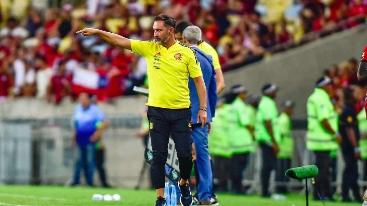 Ex-Corinthians e Flamengo, Vítor Pereira se aproxima de clube da Premier League