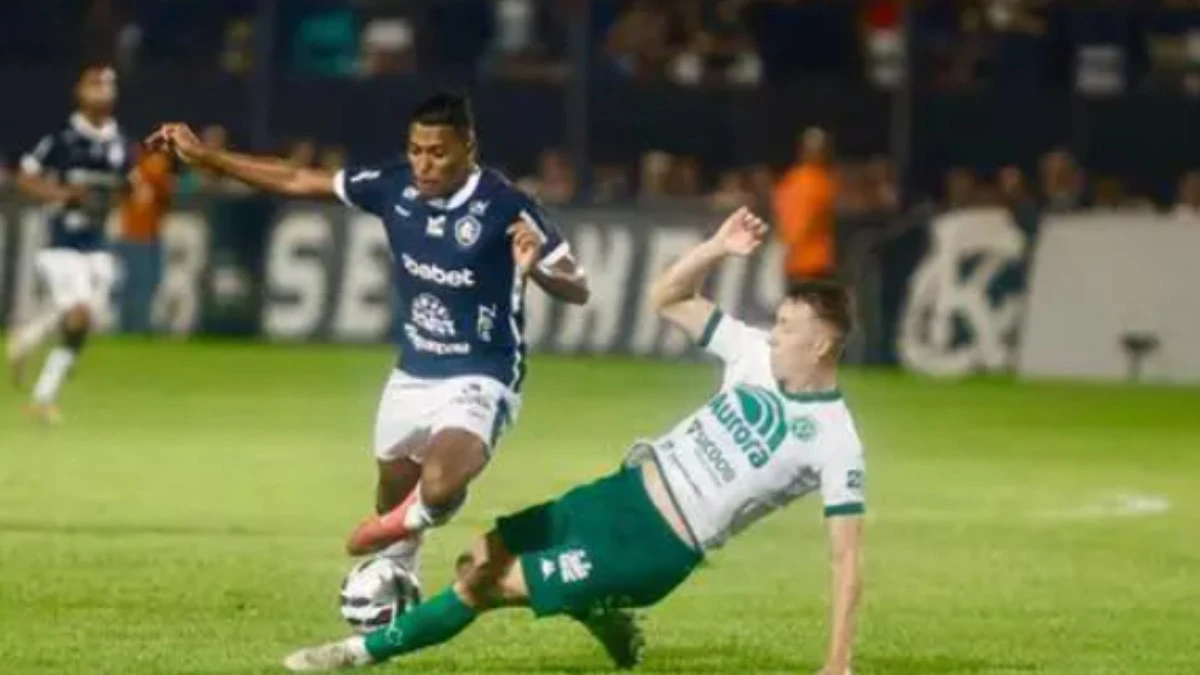 Série B: torcida do Remo faz alusão à tragédia da Chapecoense