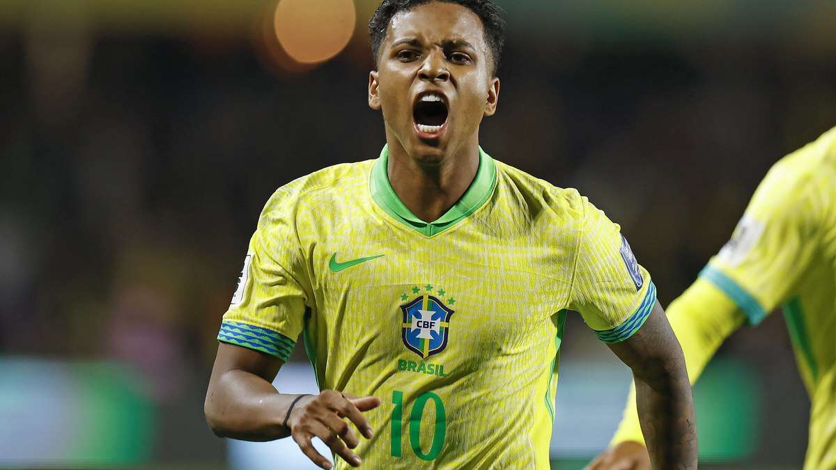 Técnico do Real Madrid critica ausência de Rodrygo na
disputa pela Bola de Ouro: “Merecia”