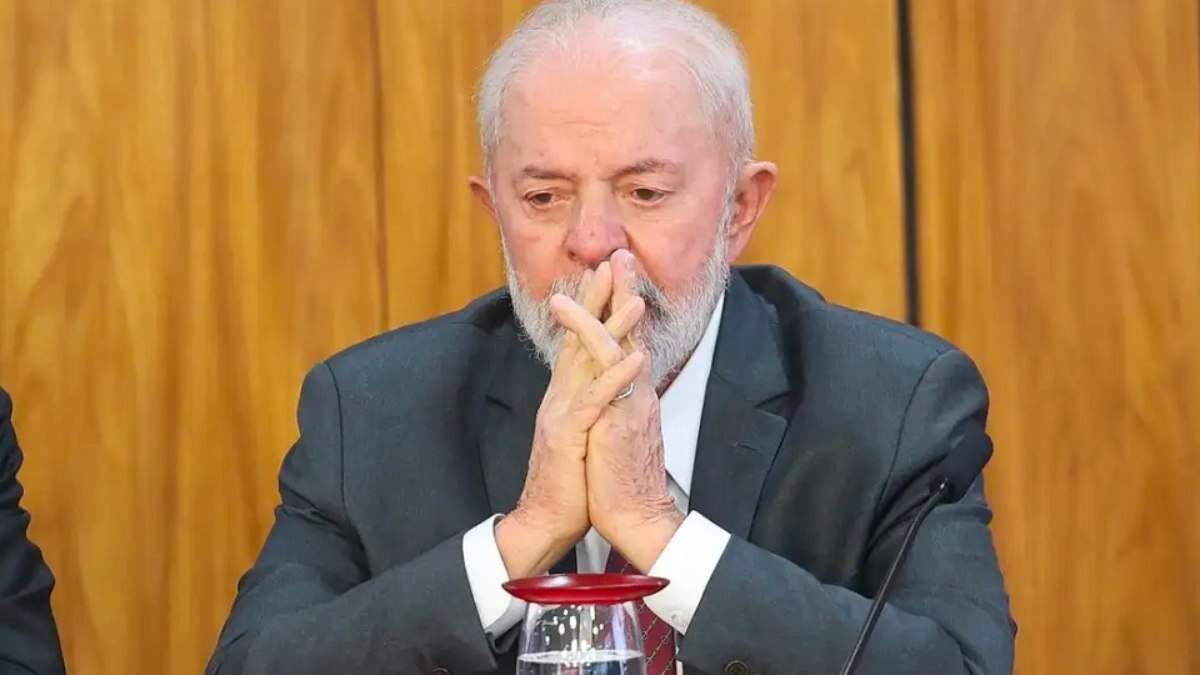 Lula deve voltar a despachar do Planalto ainda nesta semana, após acidente doméstico