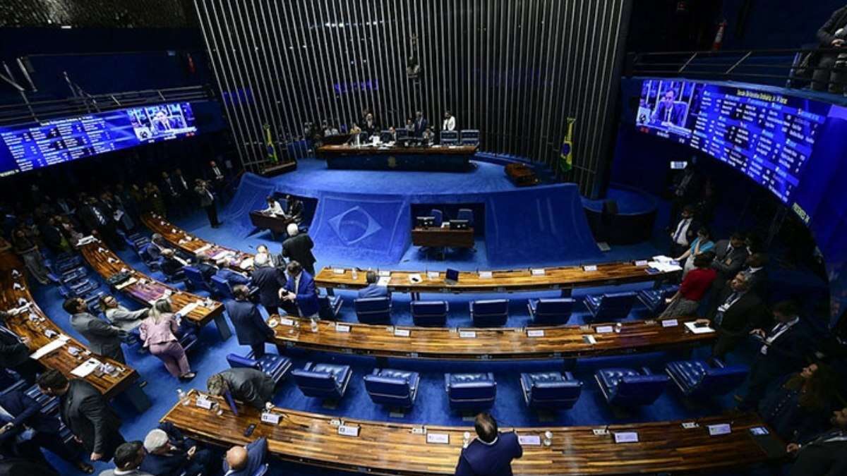 Orçamento da União de 2025 será votado apenas em fevereiro, afirma Randolfe