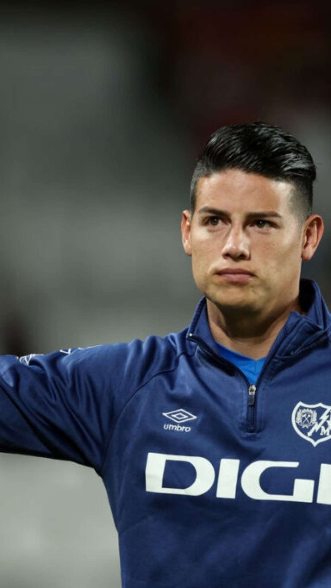 Técnico do Rayo Vallecano é questionado sobre situação de James Rodríguez