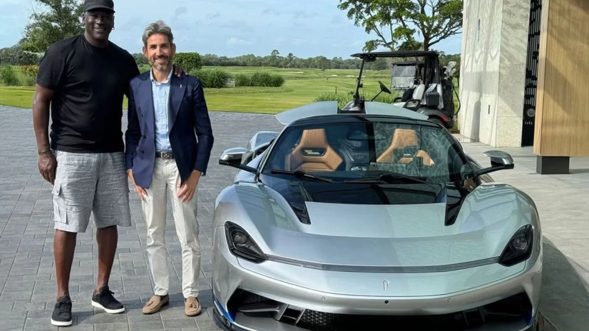 Michael
Jordan fica impressionado com hipercarro de R$ 17 milhões