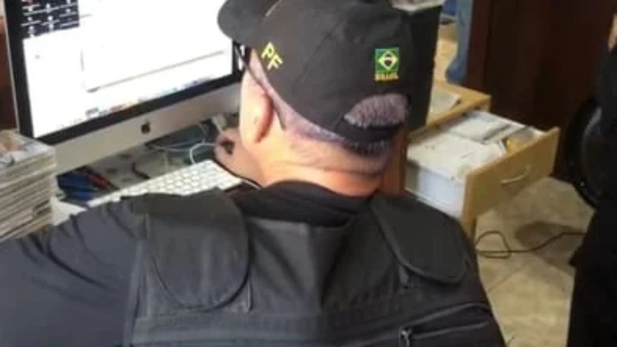 Idoso é preso em SP com fotos de crianças tendo relações sexuais