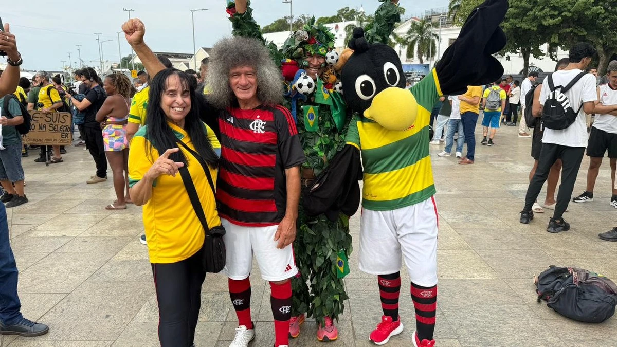Torcedores se reúnem no Museu do Amanhã e pedem Neymar na Copa