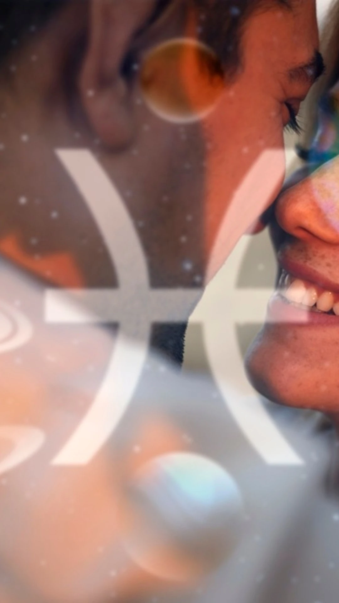 Por que você atrai pessoas tão diferentes de você? Astrologia explica