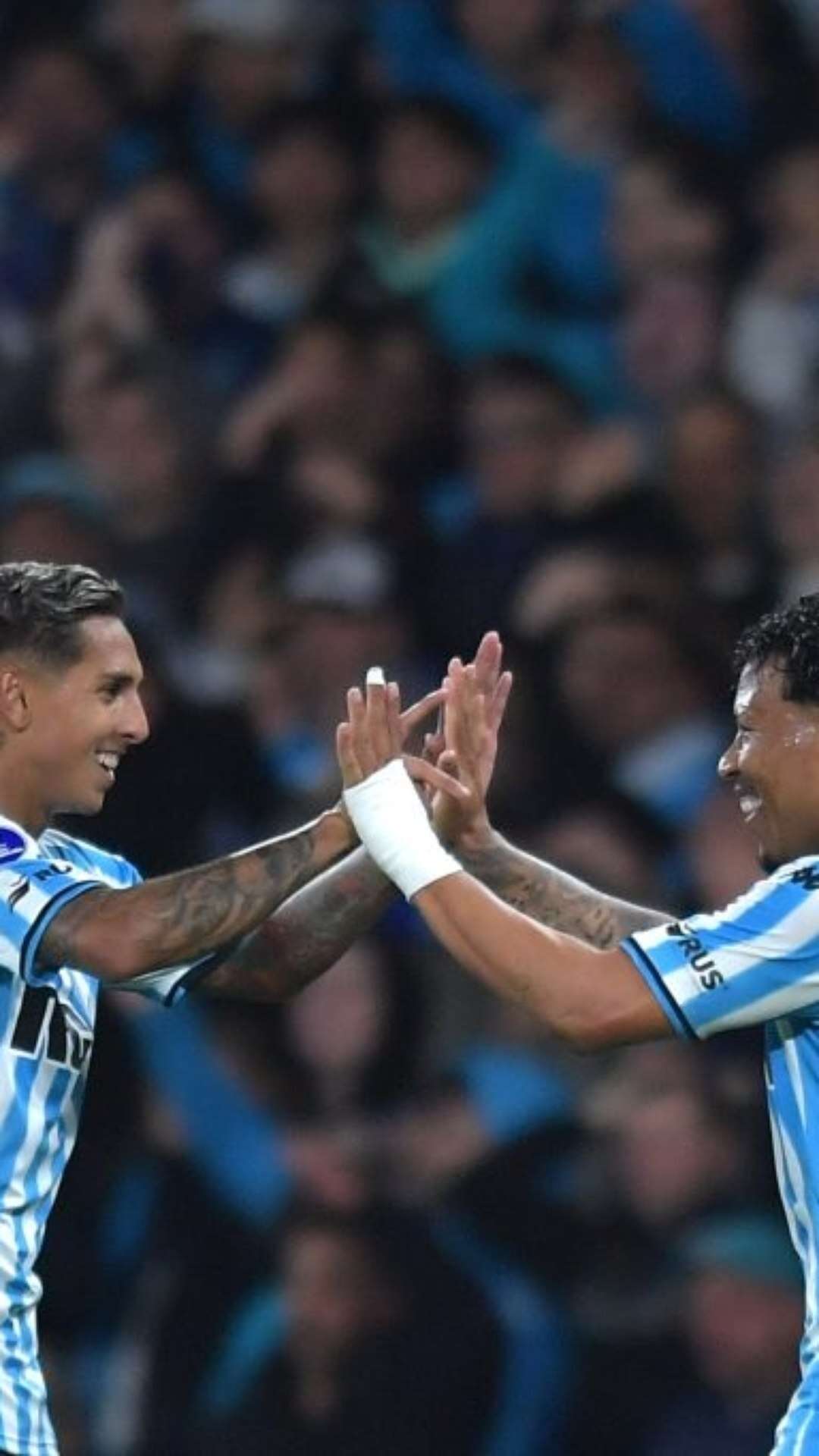 Racing aplica goleada e elimina o Athletico na Copa Sul-Americana