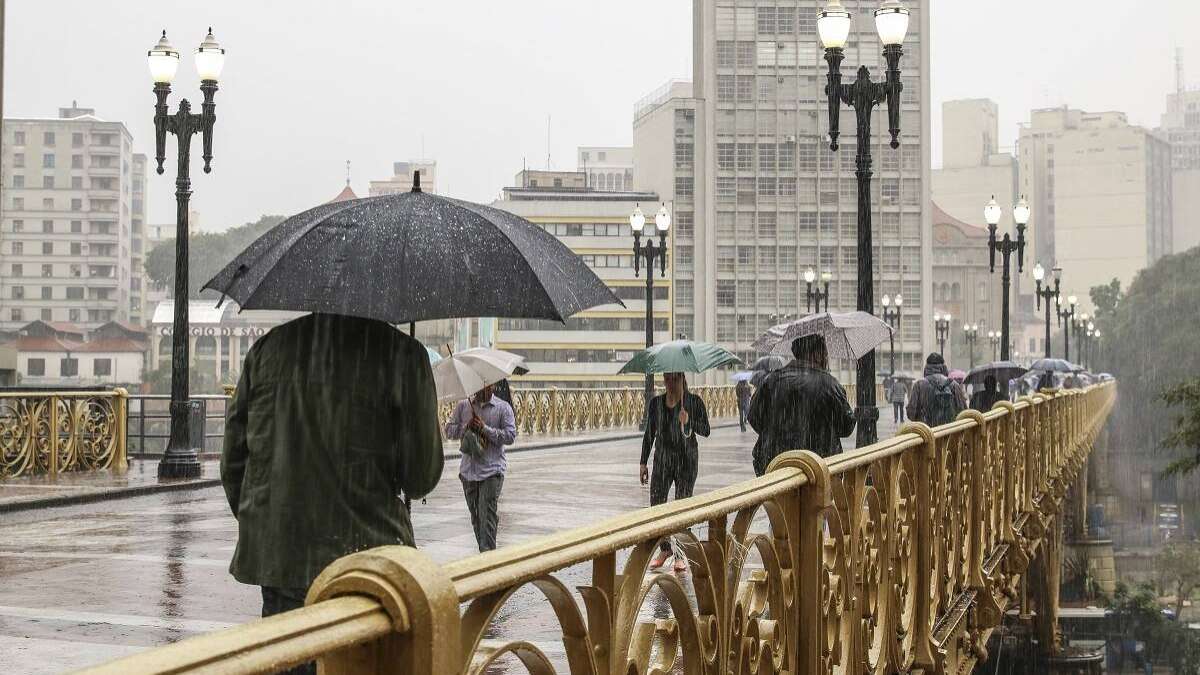 SP deve ter dia chuvoso nesta quarta e Sul tem alerta de temporais; veja previsão