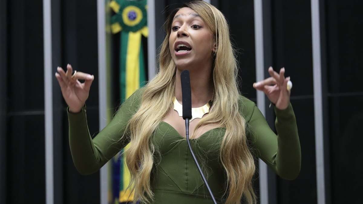 Deputada Erika Hilton propõe fim da jornada 6x1 e PEC já tem 1,3 milhão de apoiadores