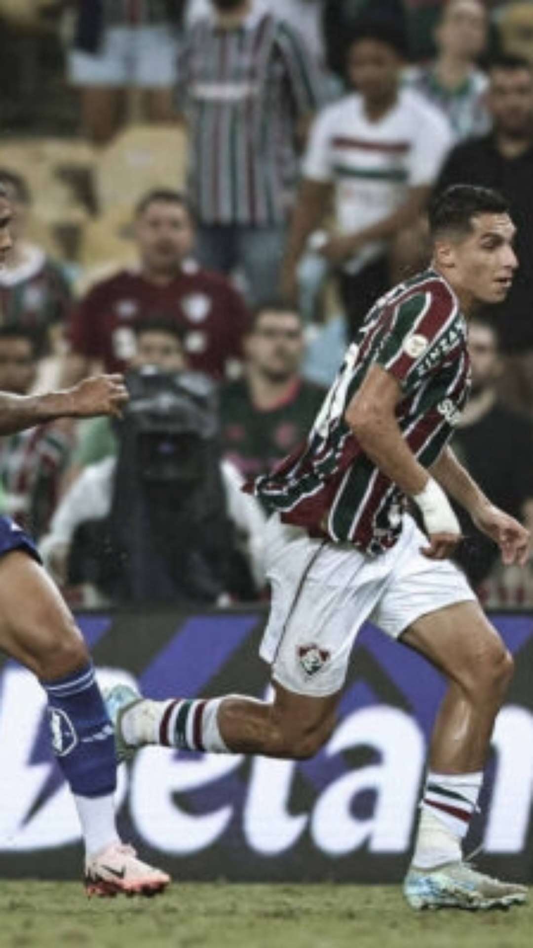 Serna avança em recuperação e pode voltar a atuar pelo Fluminense em novembro