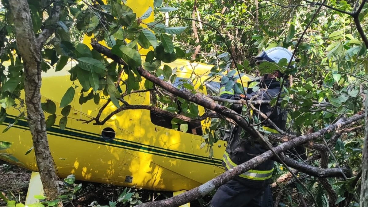 VÍDEO: helicóptero faz pouso
forçado e ocupantes saem ilesos