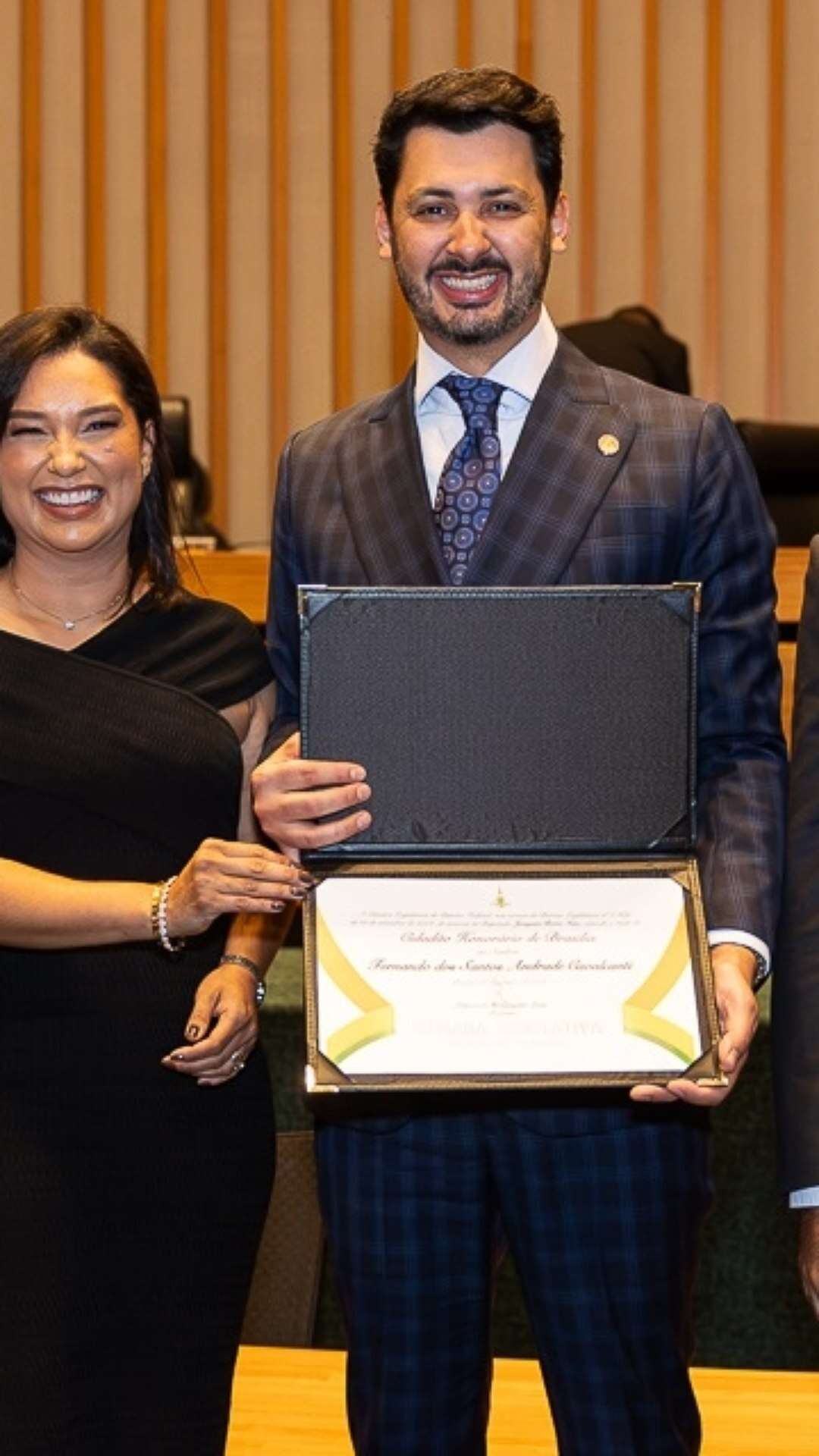 Em sessão solene na CLDF, Fernando Cavalcanti recebe título de Cidadão Honorário