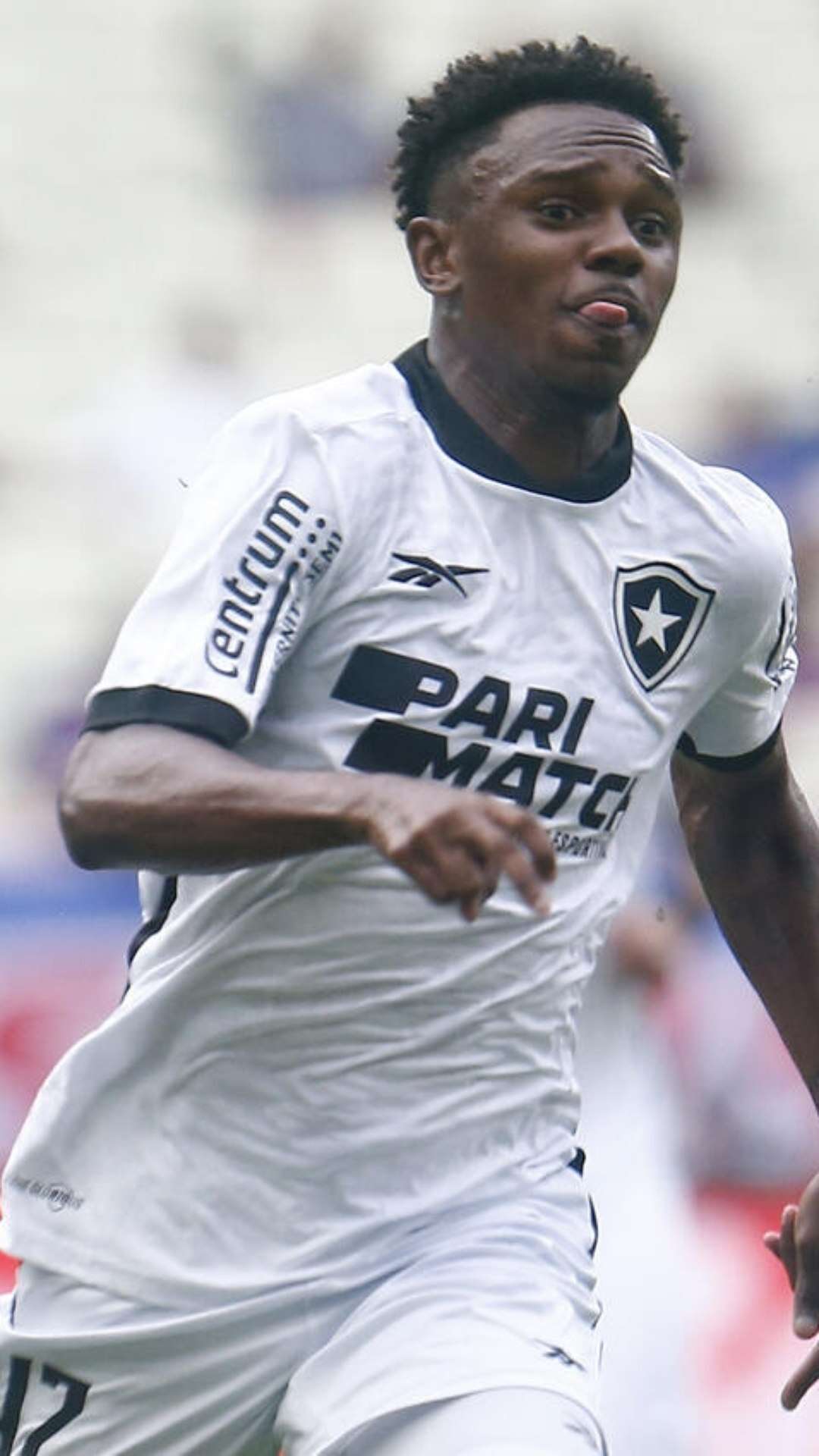 Jeffinho dá prazo para voltar de lesão no Botafogo